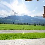 Alpesi faház In Near Slopes