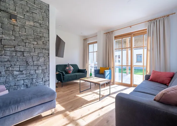 木屋 In Near Slopes *