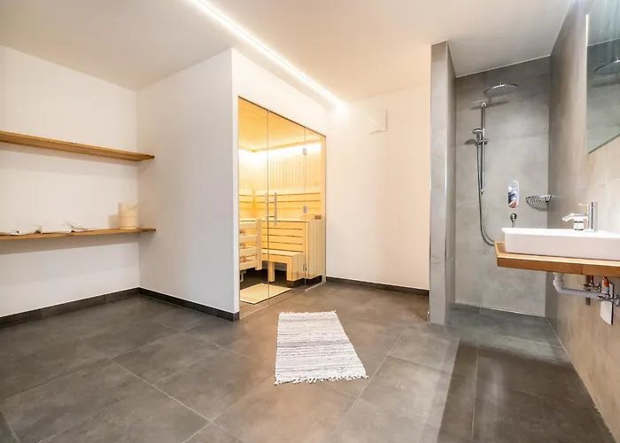 In Near Slopes 木屋 *