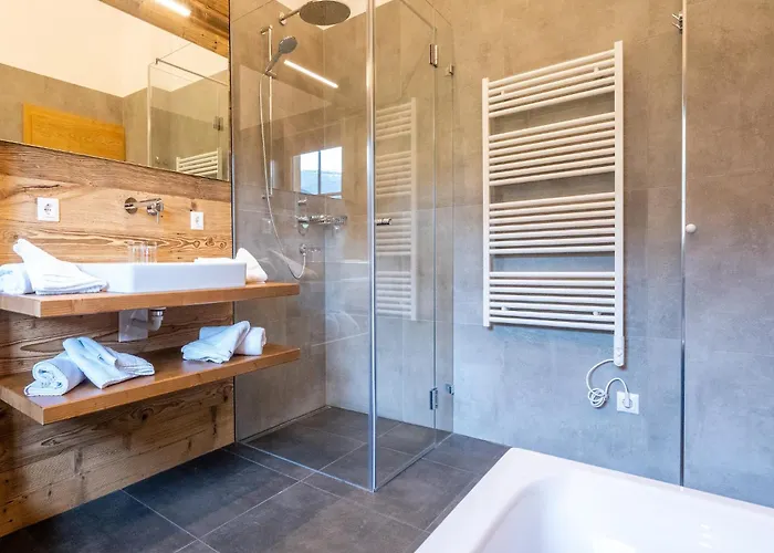 In Near Slopes 木屋 *